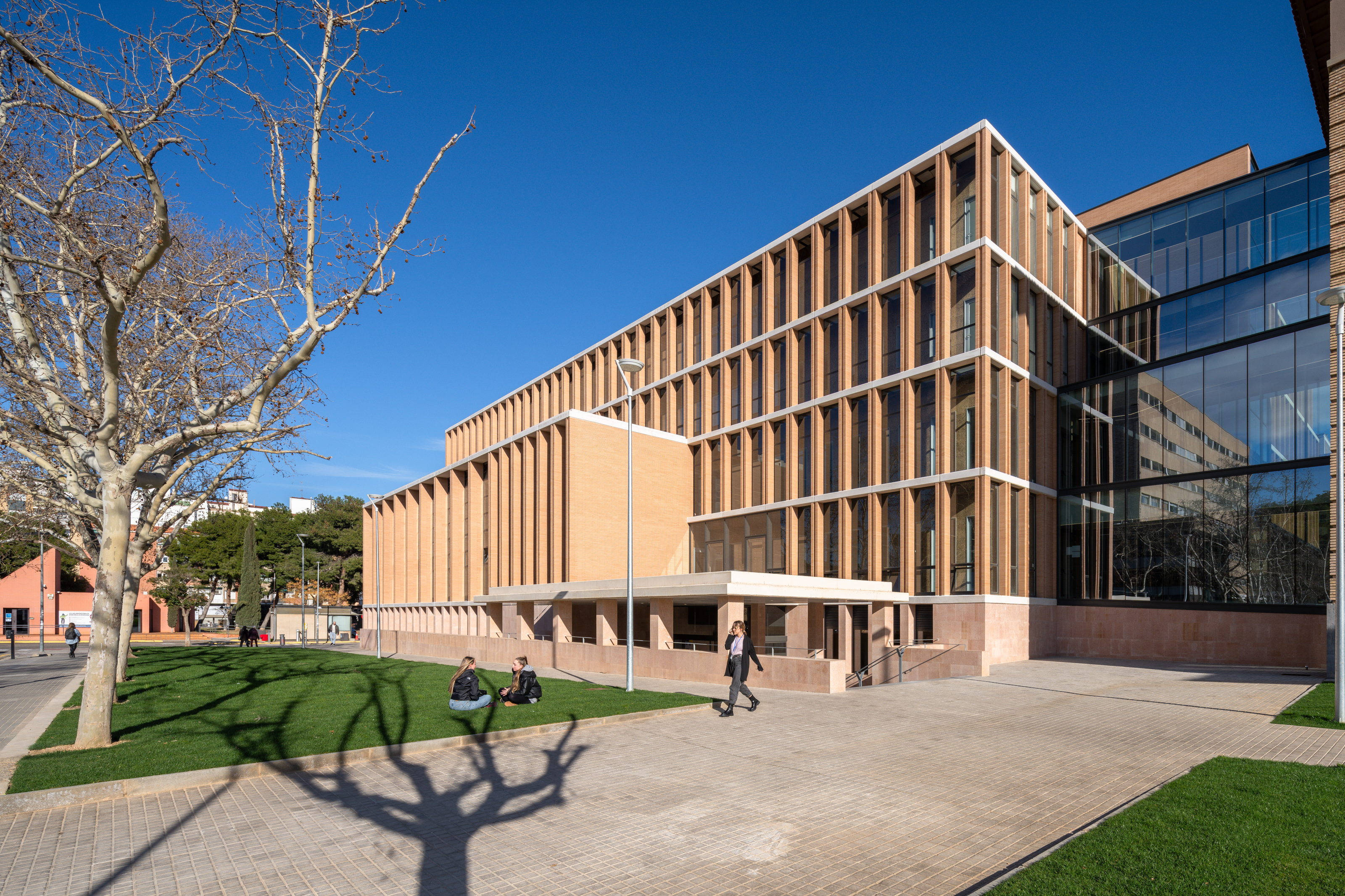 Mesas y urnas por centros